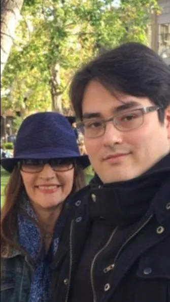 母のオリビア・ハッセーと布施マクシミリアン